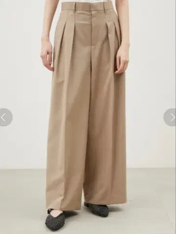 Mila Owen 플랩 부착 2턱 와이드 댄디 팬츠