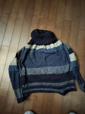 센소유니코 오프 터틀 스웨터