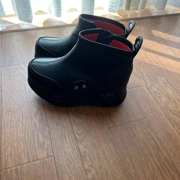 요스케 지퍼 달린 블랙 통굽 부티