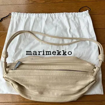 마리메꼬 베이지 가죽 백