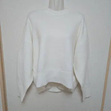 유어스 크루넥 니트