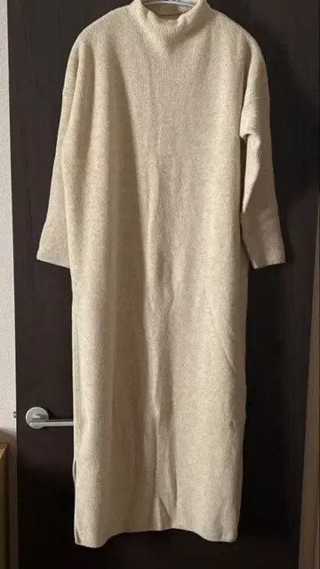 에바무에바 베이지 롱 니트 원피스 7부 소매