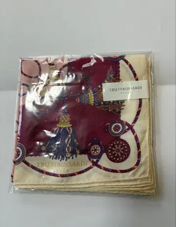 TRUSSARDI 태슬 무늬 스카프