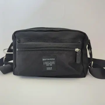 새상품급 marimekko 숄더백 사선 가케 블랙