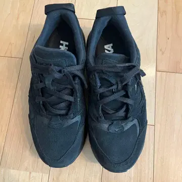 HOKA 클리프톤 스웨이드