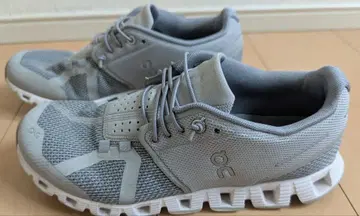 On 스니커즈 EU 38