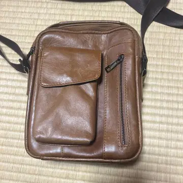 브라운 합성 피혁 숄더백