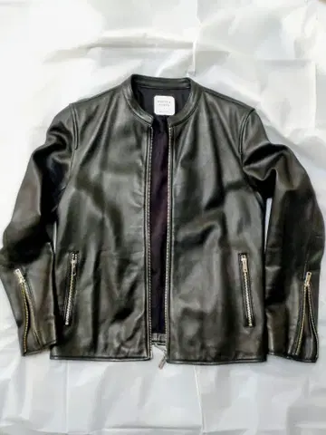 UNITED TOKYO 블랙 가죽 자켓