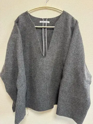 R'IAM-PLAGE 그레이 V넥 상의