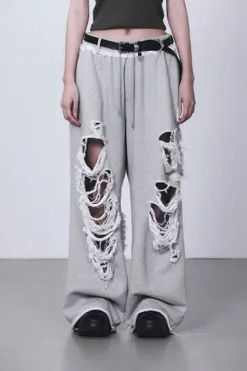 TREEMINGBIRD 데미지 조거 팬츠 그레이/블랙