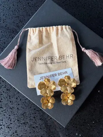 새상품급 제니퍼 베어 정품 (플라워 귀찌) 브라이덜