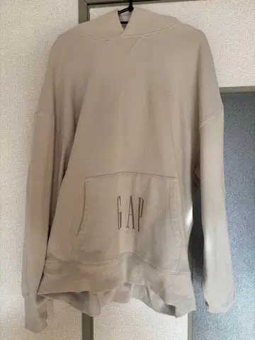 [ GAP ] 후드 맨투맨 후디 M 베이지 속기모 백프린트