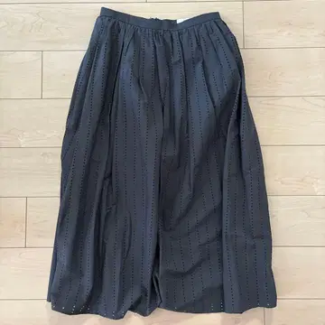 CK 캘빈 클라인 다크 그레이 플레어 스커트