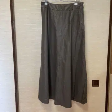 Noble 그레이지 합성 피혁 플레어 롱 스커트