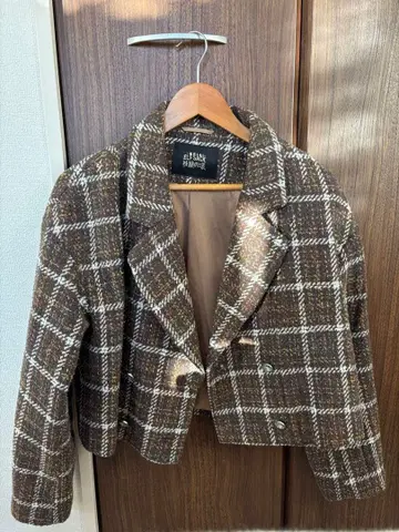 [ 거의 새상품: 시착 1회만 ] 브라운 계열 체크 숏 자켓 S