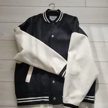 CONFIRM 바시티 자켓 블랙/화이트 S