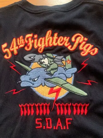 [스튜디오 다치산] L 사이즈 백 자수 긴팔 티셔츠