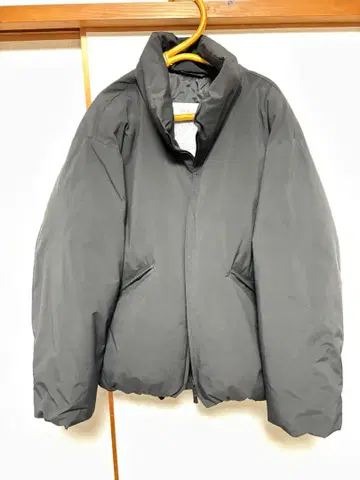 다운 자켓 프론트 지퍼 블랙