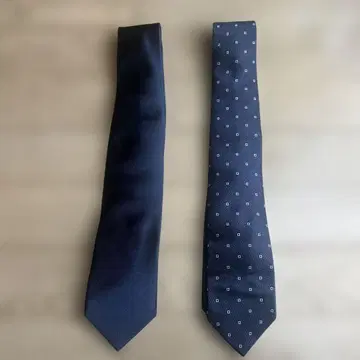 유니클로 네이비 도트 무늬 무지 넥타이 2개 세트