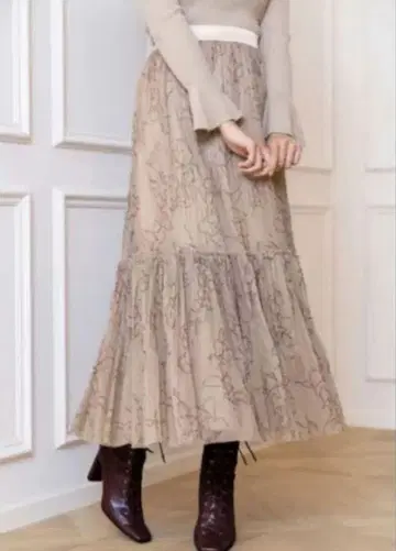 하립투 Rose Pleated Tulle Skirt