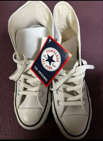 컨버스 올스타 가죽 화이트 23.5cm 새상품