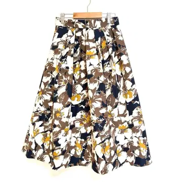 [ Mystrada ] 마이 스트라다 꽃무늬 턱 플레어 스커트 36