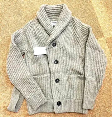 [ 미사용 새상품 ] 투모로우랜드 가디건 캐시미어 혼방 베이지