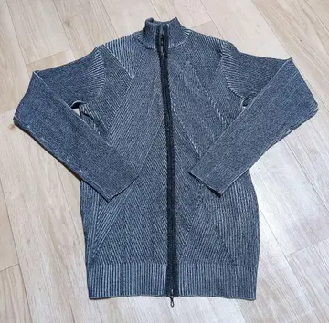 고스타르지후가 스탠드 지퍼 니트 버팔로