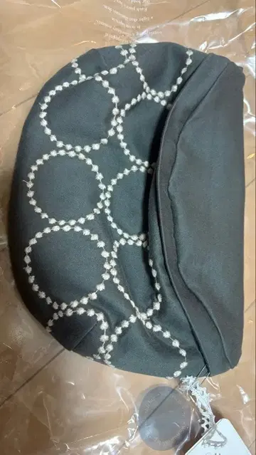 미나 페르호넨 바디백 그레이 미사용 새상품