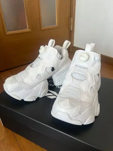 [ 케이니노미야 x Reebok ] 화이트 스포츠 슈즈 메쉬