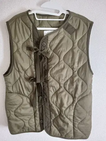 프리크스 올리브 그린 퀼팅 베스트