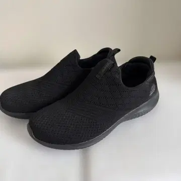 [Skechers] 블랙 슬립온