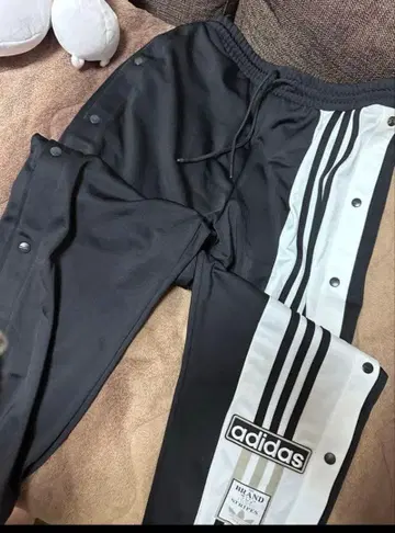 adidas 스냅 버튼 팬츠 블랙/화이트