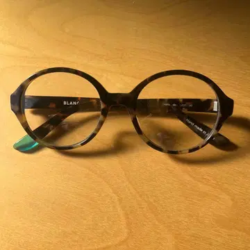 BLANC. 토터스쉘 라운드 안경