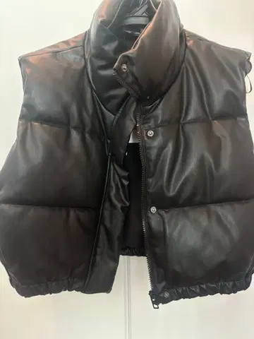 ZARA 블랙 다운 베스트 후드 부착