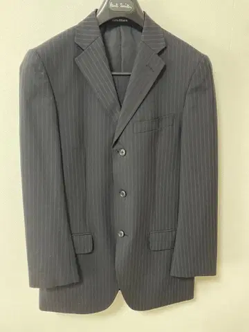 다크 그레이 스트라이프 비즈니스 정장