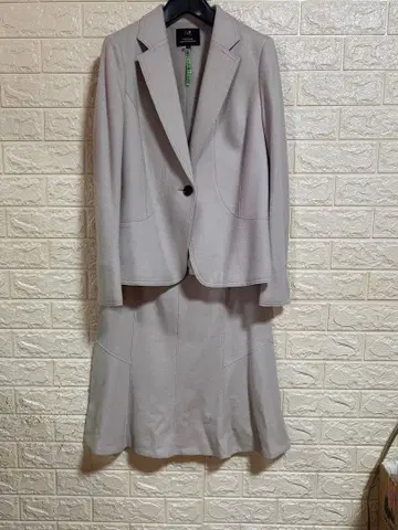 23구 라이트 그레이 수트 사이즈 44