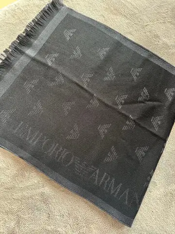 엠포리오 아르마니 머플러