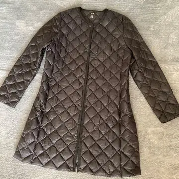 UNIQLO 블랙 라이트 다운 코트 이너