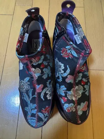 yosuke 통굽 자수 부츠 블랙 24cm