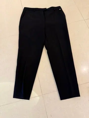 Escada 저지 소재 슬랙스 블랙