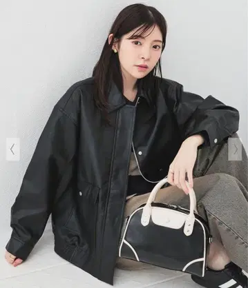 블랙 가죽 박스 실루엣 자켓