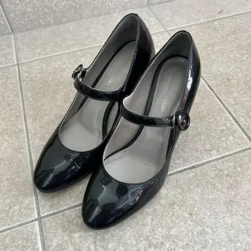 에나멜 펌프스 블랙 24cm