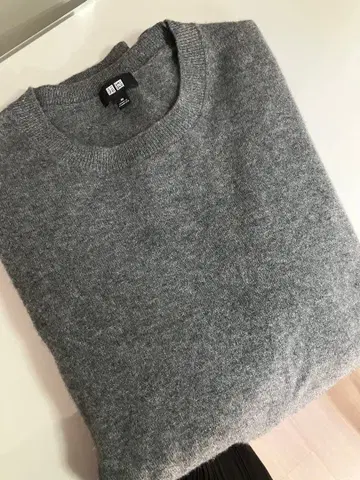 유니클로 캐시미어 크루넥 스웨터 (긴팔) M 사이즈 그레이