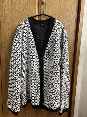 SHIPS 자카드 코몬 무늬 V넥 가디건