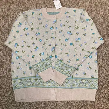 미사용 새상품 사만사 모스모스 꽃무늬 도트 가디건 베이지 프리 사이즈