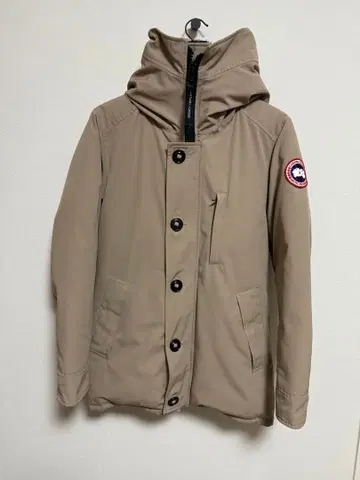 Canada Goose 베이지 다운 자켓