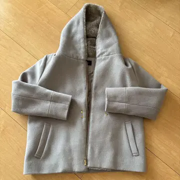 후드 부착 그레이 자켓