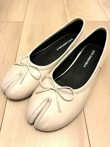 미사용 새상품 yuko imanishi+ 화이트 타비 슈즈 37