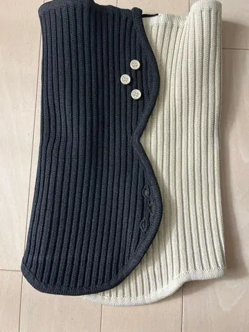 HeRIN.CYE 쳐브탑 블랙 아이보리